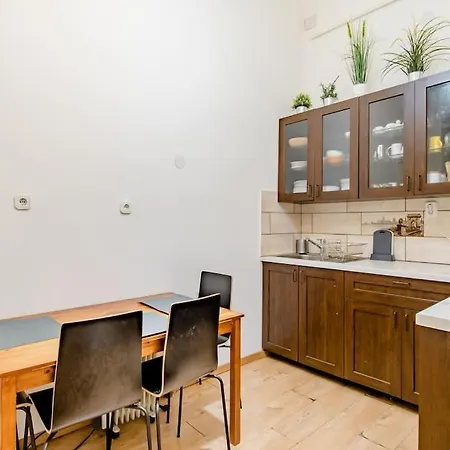 108m2 3 Bedroom Central With 2,5 Bath Apartament Budapesta