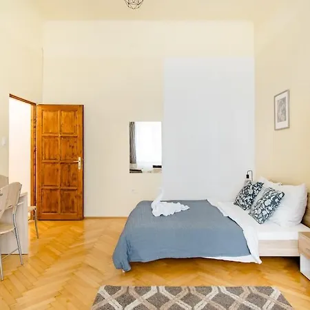 Apartament 108m2 3 Bedroom Central With 2,5 Bath